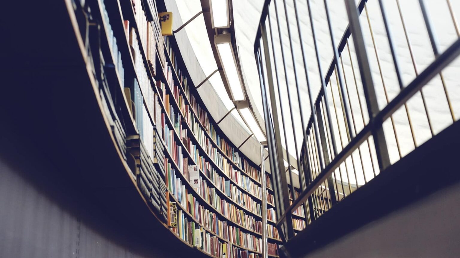 Fautil viser le El Karoui master pour faire de la finance quantitative — free download